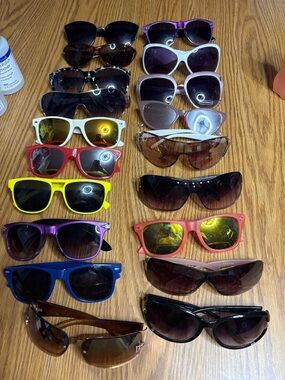 19 Assorted Sunglasses Lot with Mixed Colors